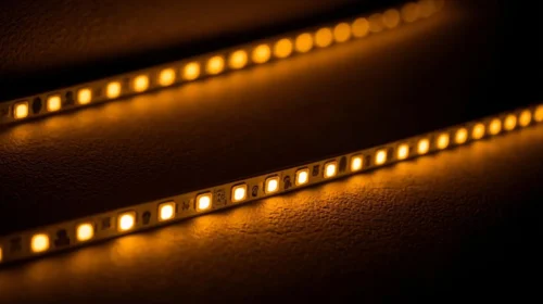 Pemanfaatan Lampu LED Strip dan Warm Lighting