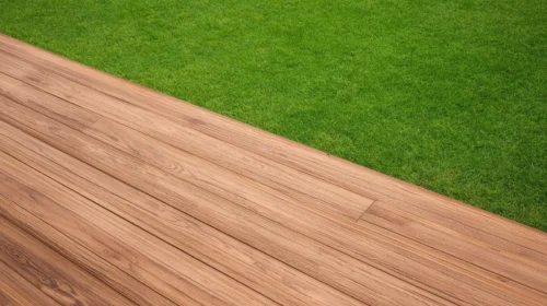 Perpaduan Dek Kayu (Wood Decking) dan Rumput Sintetis